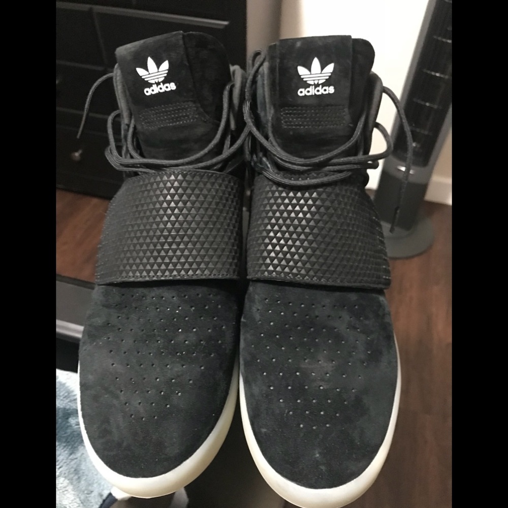 Adidas tubular-High tops